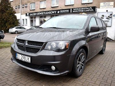 Grau Gebraucht 2019 Dodge Grand Caravan Van / Kleinbus | 13.500 €