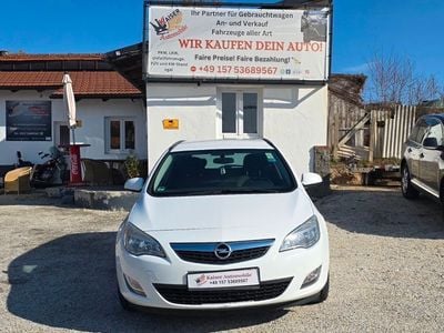 Weiß Gebraucht 2012 Opel Astra Innovation Kombi | 2.200 € (Fairer Preis)