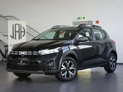 Gebraucht Dacia Sandero Expression 110 PS (80 kW) 2023 Perlmuttschwarz Limousine