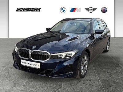 Gebraucht BMW 330e Sport Line 292 PS (214 kW) 2022 Blau Kombi