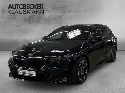Gebraucht BMW 520 M Sport 197 PS (144 kW) 2025 Schwarz Kombi