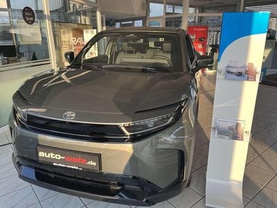 Neu Toyota Urban Cruiser 127 kW (174 PS) 2026 Hell grün metallic SUV