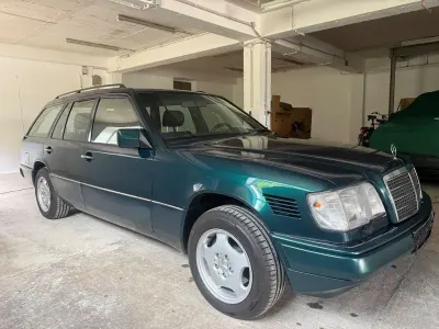 Second-hand Mercedes E250 113 CP (83 kW) 1995 Verde Berlinǎ