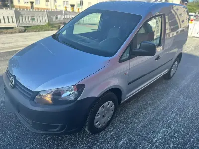 Second-hand VW Caddy 102 CP (75 kW) 2013 Gri Monovolum