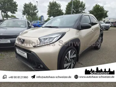 Gebraucht Toyota Aygo X X-plore 72 PS (52 kW) 2022 Beige SUV