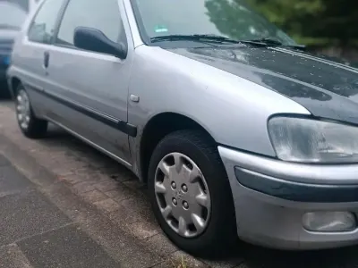 Gebraucht Peugeot 106 60 PS (44 kW) 1999 Grau Kleinwagen