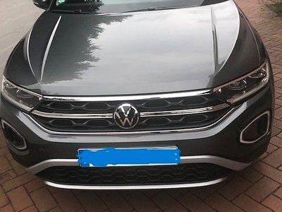 Gebraucht VW T-Roc Style 150 PS (110 kW) 2024 Grau SUV