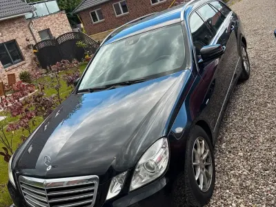 Käytetty Mercedes E220 170 HP (125 kW) 2011 Musta Farmari