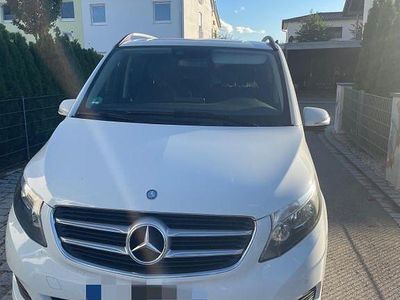 Mercedes V220