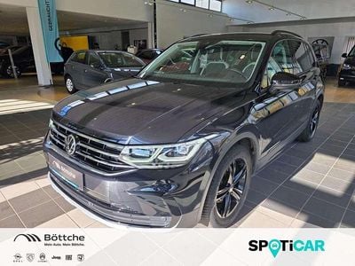 Deep black perleffekt Gebraucht 2022 VW Tiguan Sportline SUV | 27.750 € (Etwas zu teuer)
