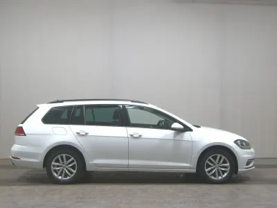 Gebraucht VW Golf VII Comfortline 116 PS (85 kW) 2020 Weiss Kombi