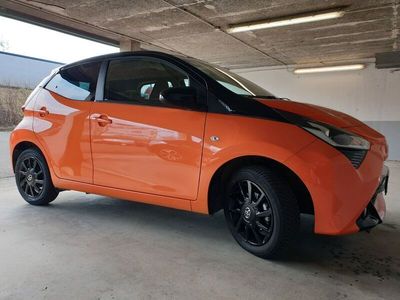 Usata Toyota Aygo X-cite 72 CV (52 kW) 2019 Arancione Utilitaria