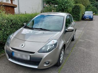 Gebraucht Renault Clio III 75 PS (55 kW) 2011 Braun Kleinwagen