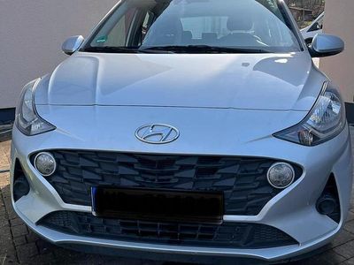 Usata Hyundai i10 Trend 84 CV (61 kW) 2020 Argento Utilitaria