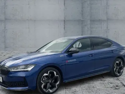 Gebraucht Skoda Superb SportLine 204 PS (150 kW) 2025 Blau Limousine