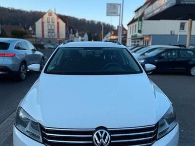 Gebraucht VW Passat 122 PS (89 kW) 2011 Weiß Kombi