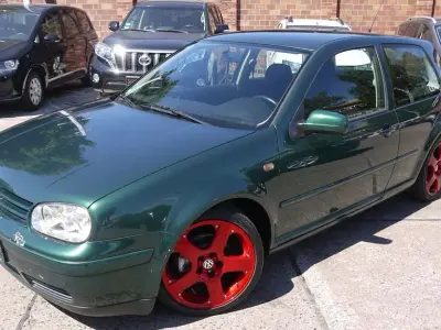 Second-hand VW Golf III Highline 102 CP (75 kW) 1999 Verde Berlinǎ