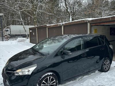 Gebraucht Toyota Verso Executive 112 PS (82 kW) 2015 Schwarz Van / Kleinbus