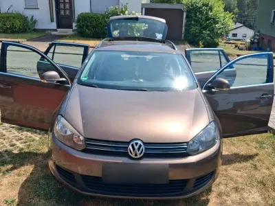 Gebraucht VW Golf VI 105 PS (77 kW) 2011 Braun Kombi