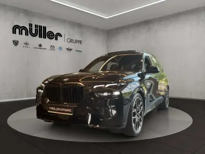Neu BMW X7 M Sport 352 PS (258 kW) 2026 Black sapphire metallic SUV