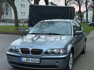 Grau Gebraucht 2004 BMW 325 Lifestyle Limousine | 8.900 € (Etwas zu teuer)
