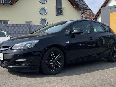 Usata Opel Astra 110 CV (80 kW) 2013 Berlina