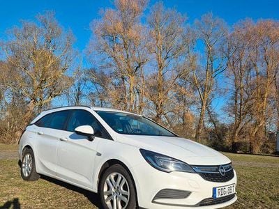 Gebraucht Opel Astra Business 95 PS (69 kW) 2016 Weiß Kombi