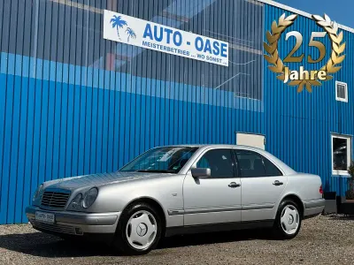 Gebraucht Mercedes E280 204 PS (150 kW) 1998 Silber Limousine