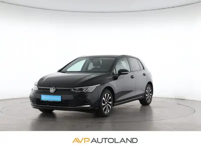 Gebraucht VW Golf VIII Active 150 PS (110 kW) 2021 Deep black perleffekt Kleinwagen