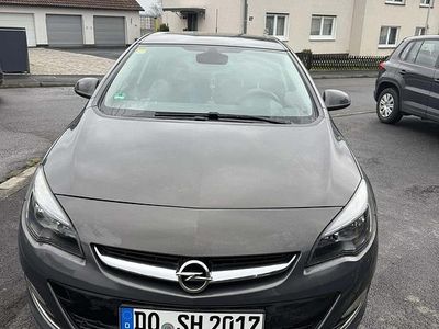 Gebraucht Opel Astra 140 PS (102 kW) 2013 Grau Limousine