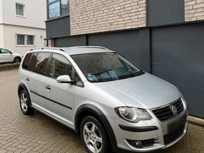 VW Touran Cross