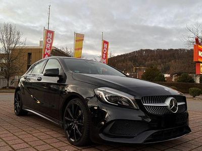 Schwarz Gebraucht 2016 Mercedes A200 AMG line Limousine | 16.000 € (Etwas zu teuer)