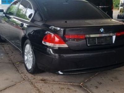 BMW 745