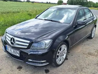 Gebraucht Mercedes C220 Avantgarde Edition 170 PS (125 kW) 2014 Schwarz Limousine