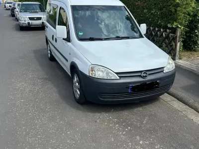 Używany Opel Combo 96 KM (70 kW) 2005 Biały Minivan