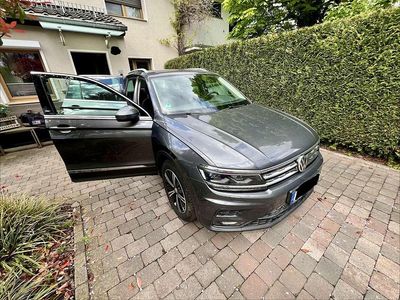 Second-hand VW Tiguan Comfortline 150 CP (110 kW) 2018 Gri SUV