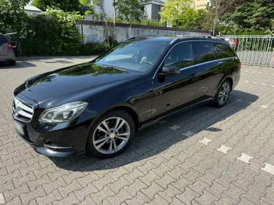 Gebraucht Mercedes E220 170 PS (125 kW) 2015 Schwarz Kombi