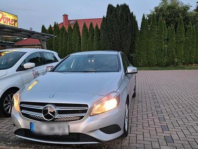 Gebraucht Mercedes A180 122 PS (89 kW) 2014 Grau Kleinwagen