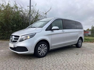 Gebraucht Mercedes V220 163 PS (119 kW) 2021 Silber Van / Kleinbus