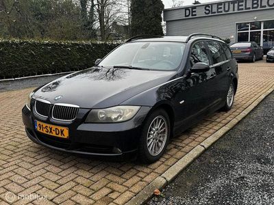 Schwarz Gebraucht 2006 BMW 320 Executive Kombi | 1.950 €