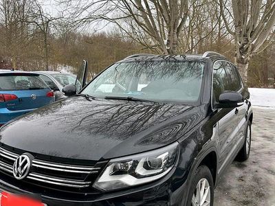Schwarz Gebraucht 2012 VW Tiguan SUV | 11.200 € (Fairer Preis)