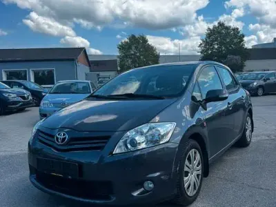Brugt Toyota Auris Life+ 132 HK (97 kW) 2010 Grå Hatchback