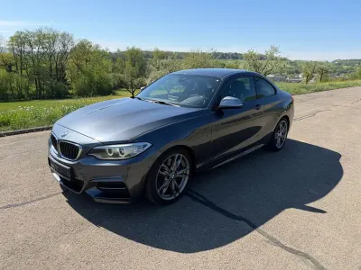 Begagnad BMW M235 Sport Line 326 HK (239 kW) 2015 Grå Sportkupé