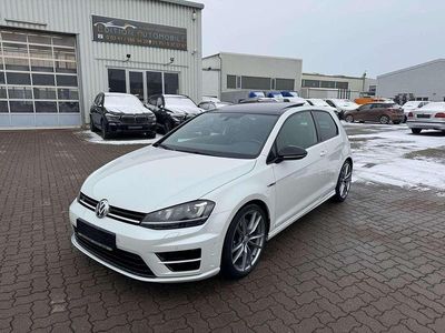 Weiß Gebraucht 2015 VW Golf VII R Limousine | 18.900 € (Teuer)
