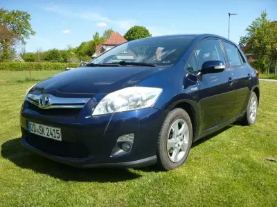 Gebraucht Toyota Auris Hybrid Life 99 PS (72 kW) 2010 Blau Limousine