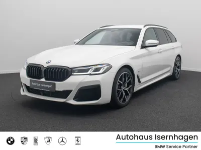 Gebraucht BMW 530 M Sport 286 PS (210 kW) 2023 Alpinweiã uni300 Kombi