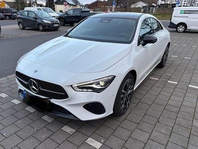 Gebraucht Mercedes CLA200 222 PS (163 kW) 2023 Weiß Coupé