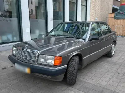 Gebraucht Mercedes 190 109 PS (80 kW) 1990 Grau Limousine