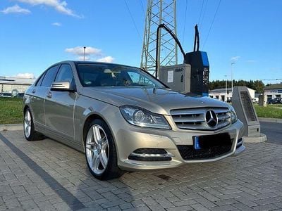 Gebraucht Mercedes C350 Elegance 306 PS (225 kW) 2012 Beige Limousine