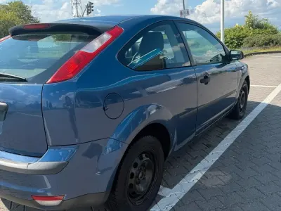 Gebraucht Ford Focus 101 PS (74 kW) 2006 Blau Kleinwagen